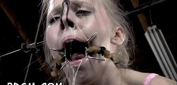 Blindfolded and gagged beauty gets her cookie shovelled with toy